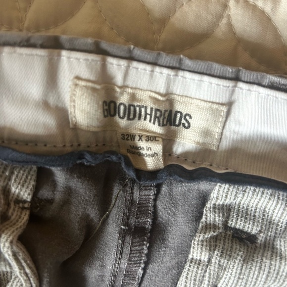 6 Banana Republic and Goodthreads khakis, 1 pair of jeans. 31x30 or 32x30 - Picture 5 of 7